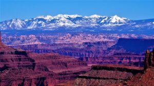 What is the best month to visit Arches National Park? What is the best month to visit Arches National Park?